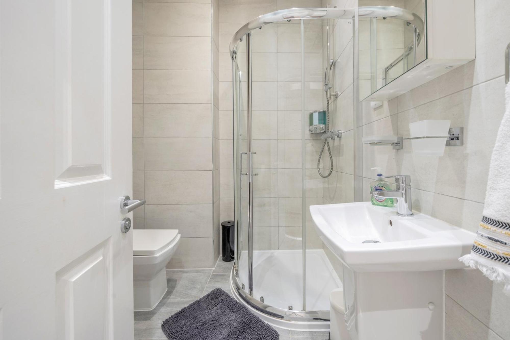 Bright & Modern 2-Bed Notting Hill Apartment Londen Buitenkant foto