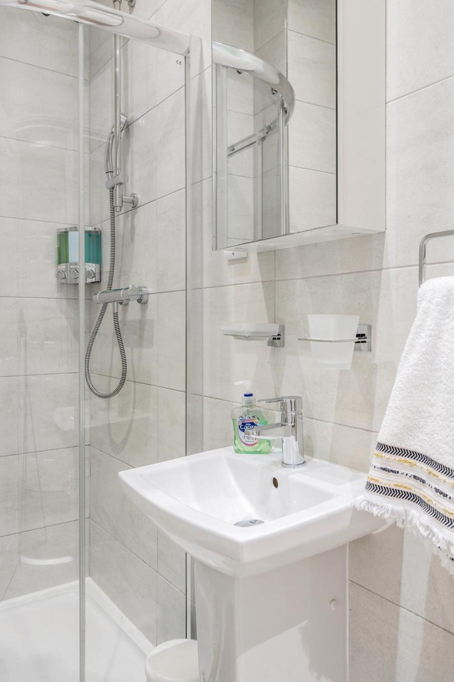 Bright & Modern 2-Bed Notting Hill Apartment Londen Buitenkant foto