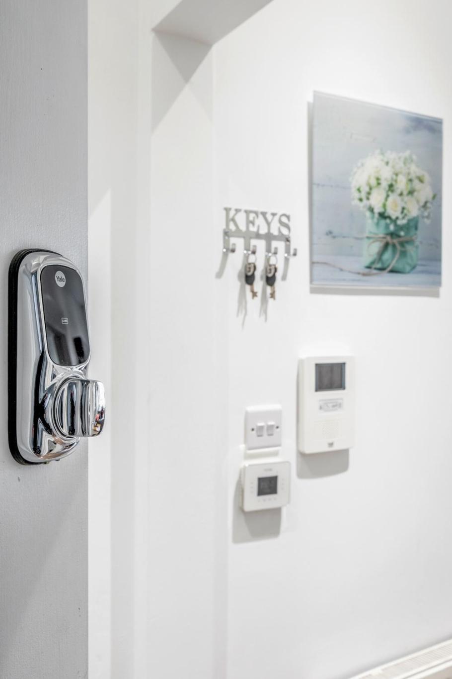 Bright & Modern 2-Bed Notting Hill Apartment Londen Buitenkant foto