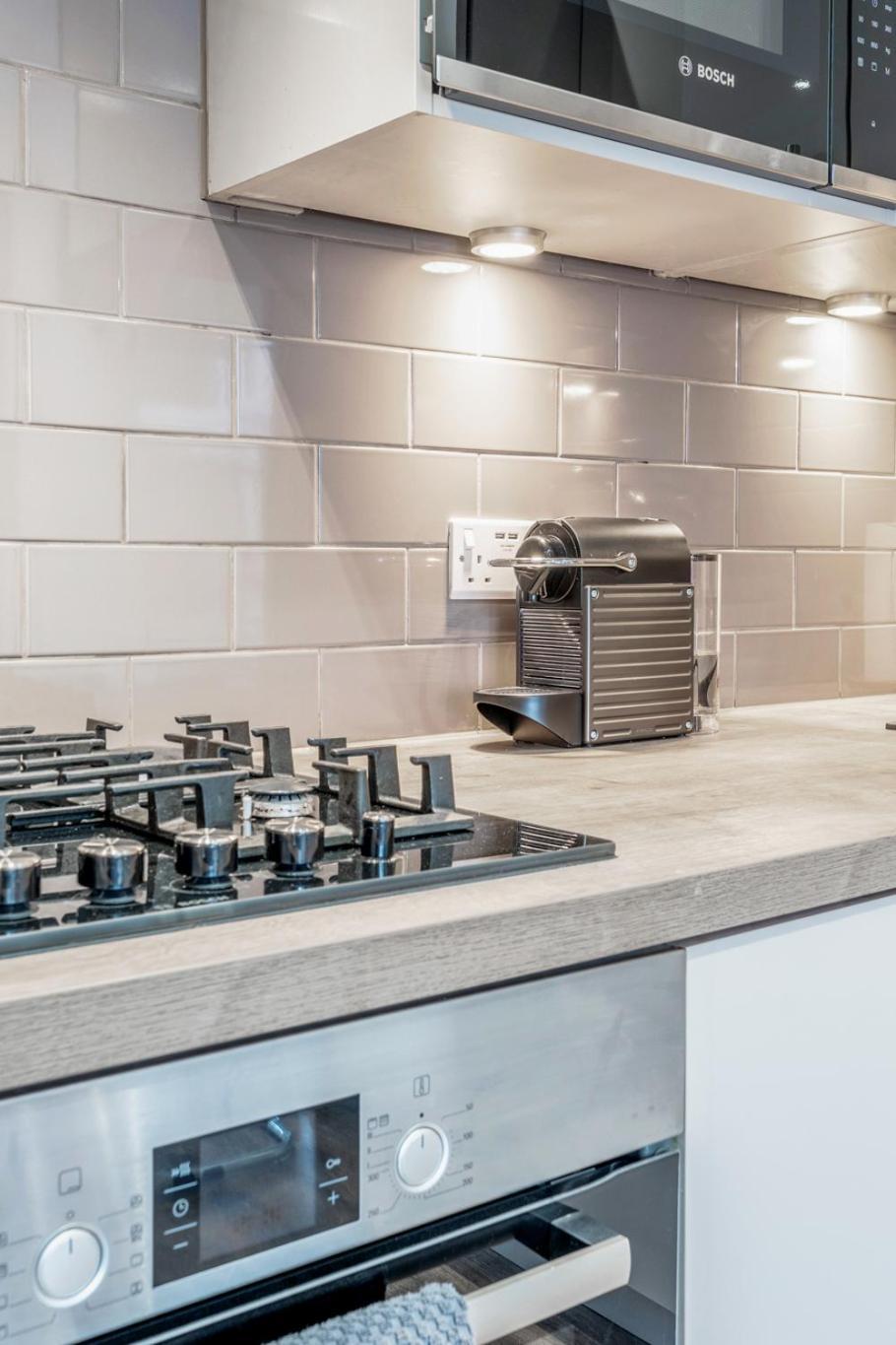 Bright & Modern 2-Bed Notting Hill Apartment Londen Buitenkant foto