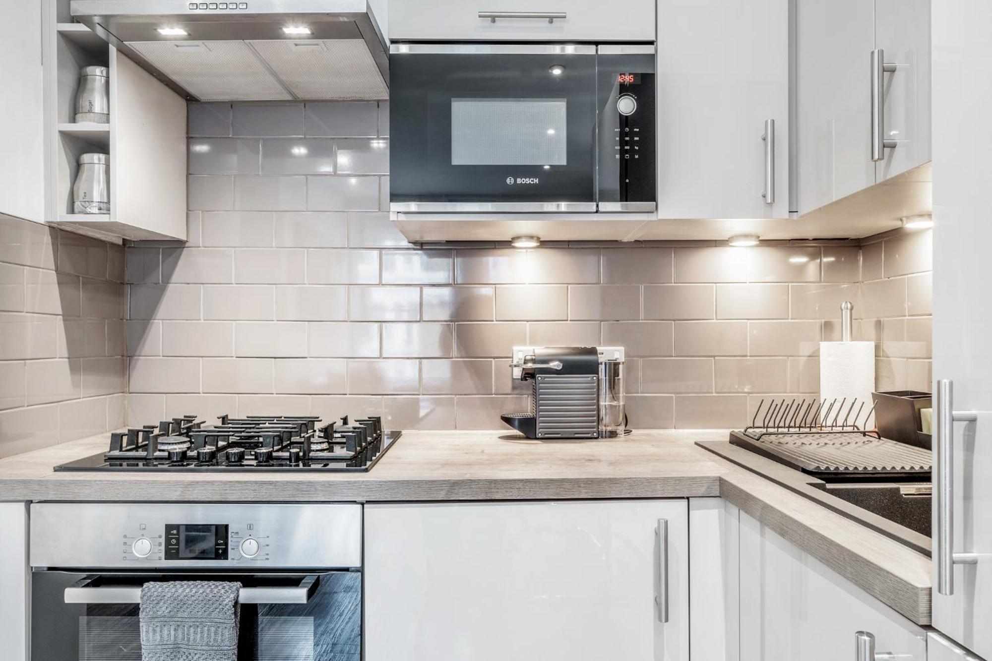 Bright & Modern 2-Bed Notting Hill Apartment Londen Buitenkant foto