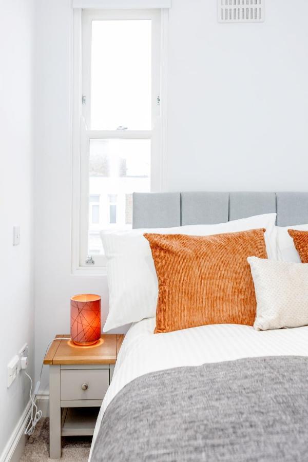 Bright & Modern 2-Bed Notting Hill Apartment Londen Buitenkant foto